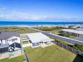 Cool Beach “Shack'' + Spectacular Views + Netflix