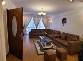 Family-friendly Modern Guesthouse in Bethel area, hotel a Jemo