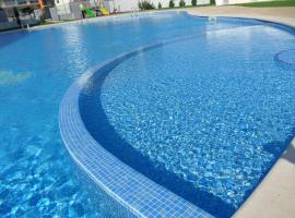 Alojamentos Campo & Mar-T2 com Piscina: São Martinho do Porto'da bir otel