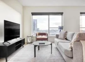 Bellevue2BR w Great Views Gym nr shopping SEA-259