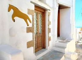 Skyros BnB Little Horse in Skyros Town