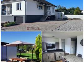 Maison avec grand jardin proche europa park Rulantica Strasbourg Colmar, viešbutis mieste Rhinau