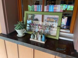 Platz zum Wohlf&uuml;hlen &bdquo;cook&chill&ldquo;, hotel na praia em Ermatingen