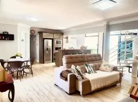 Linda Cobertura duplex na rua 261, excelente localização