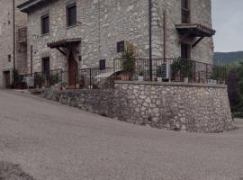 Viepri centro, hotel in Rocchette