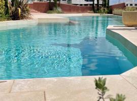 Piscina Chic con gran Terraza