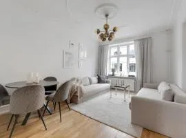 Attraktiv lejlighed på Østerbro
