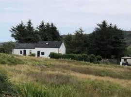 Little cottage-Village of Bunessan-Sleeps4