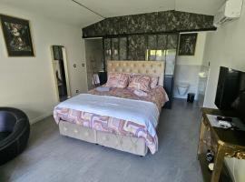 hébergement privée Jaccuzzi en supplément, hotel di Saint-Clair-du-Rhône