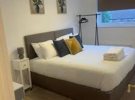 Homely 3-bed home Milton Keynes