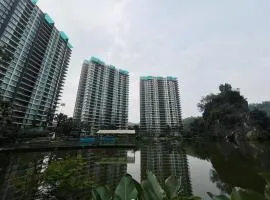 Ipoh Lakeside Apartment with Mountain View