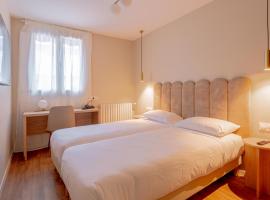 Grand Hotel Sénia - Paris Orly Airport, Hotel in Orly