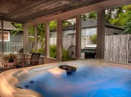 The Hackberry - Hot Tub Fire Pit & Close to Main