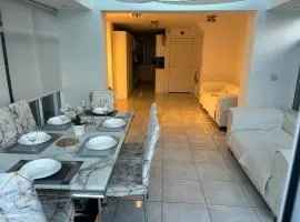 Dartford 4 Beds Sleeps 8 near Bluewater and M25