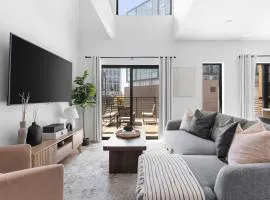 Luxury Penthouse with 2 Floors Pool Patio Gym Walk to Broadway