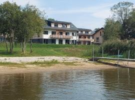 Lipno Apartments BERGMAX, Ski Areál Lipno 16min dojezd - Resort Malé Lipno s terasou a zahrádkou, parking free, hotel v destinaci Černá v Pošumaví
