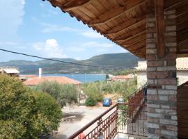 Central Apartments, hotell sihtkohas Kardhamili