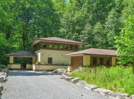 The Frank Lloyd Wright Home @ Deep Creek, MD, hotel v destinaci Bittinger