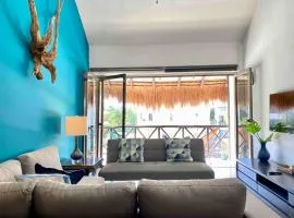 Huge Apartment, steps to the beach & lifestyle