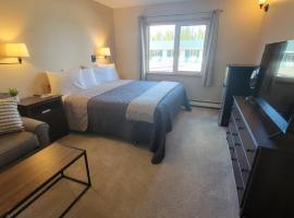 The Golden Bear Motel, hotel in Tok