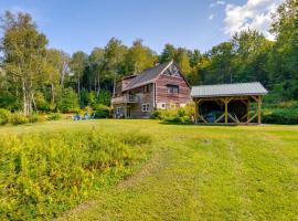 Cozy Home on 10 Acres Yellowstone in Vermont, ξενοδοχείο σε Townshend