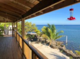 Kokomo Roatan Oceanfront Paradise, hotel v destinaci Sandy Bay