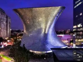 Beautiful apartment w/amenities in front of CARSO