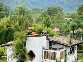 Tranquila cabaña con arroyo a orillas de Orizaba