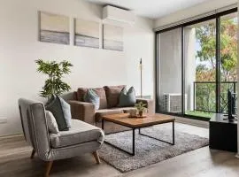 A Cozy & Modern Apt Near to Flemington Races