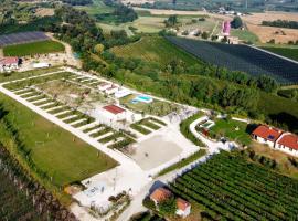 Agricampeggio AL CIELO STELLATO, hotel v destinaci Valeggio sul Mincio