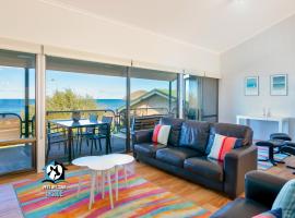 Beautiful Sea Front 3BR with Great Views, hotel di Encounter Bay