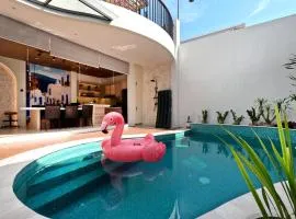 Casa de Jingga - KBP with Aesthetic Pool, Fun for Family & Friends, Near Whoosh High Speed Train
