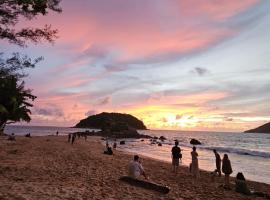 Bohemian apartment at Ya Nui beach, hotel din Phuket