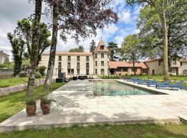 Gite du manoir des perrieres, hotel v destinaci Rochechouart