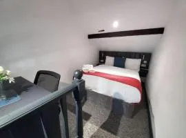 CityCentre Balcony DoubleBed FreeP Tv WiFi