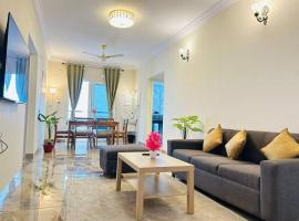 Evara Hitec Grandeur Luxury 3BHK Apt near Hitex, hotel v destinaci Lingampalli