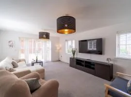 Pass The Keys Whitelands Way Large Family Home 8 plus 2 near Bicester Village