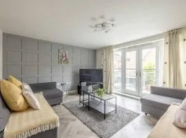 Modern Home - Slough, Heathrow, Pinewood - Parking