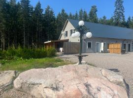 Gäststuga 100m från sjön, hotel v destinaci Vislanda