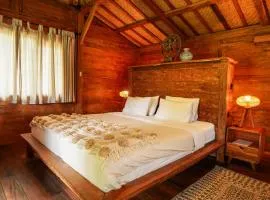 Rumah Bambu Gladek Satu