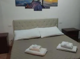Villino indipendente con cortile privato 4 p letto - Sul Mare vicino Aeroporto e Fiera