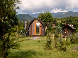 Glamp In Style Pods Resort, vila v destinaci Bran