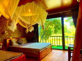 Vu Linh Homestay, hotel with parking in Vũ Linh