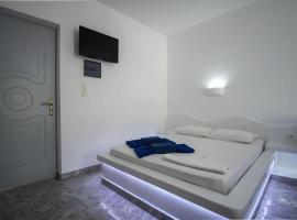 Anerousses, hotel din Adamas
