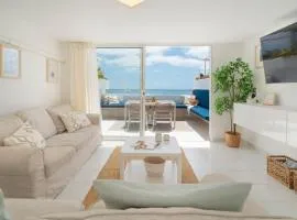 Casa Picon en Puerto del Carmen, con terraza, vistas al mar, piscina y junto a la playa