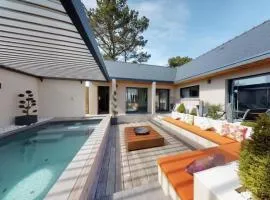 Villa 75m2 avec Piscine et Jacuzzi privés, Sauna et Home-Cinéma à 800m des Commodités
