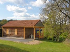 Les Chalets de la MARGERIDE, hotel din Blavignac