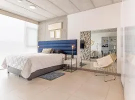 Cityscape iFreses, 20th floor! AC, TV and Pool