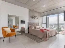 Modern Oasis iFreses, 18th floor! AC, TV and Pool