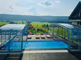 Jagodowy Ski & Spa Luksusowe Apartamenty ze śniadaniami Sauna Balia Jacuzzi Bilard Latem Basen podgrzewany z widokiem na góry 4km do Zieleniec SKI Arena